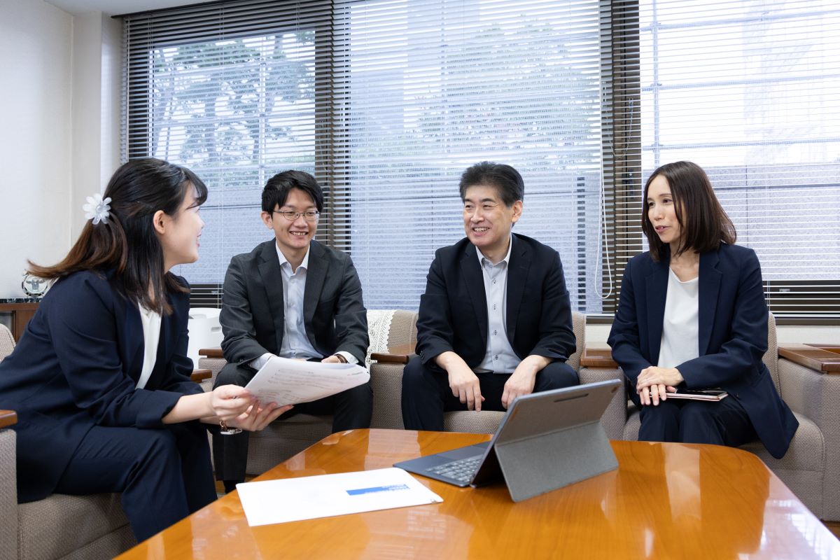 recruit_work_officework_2.jpg